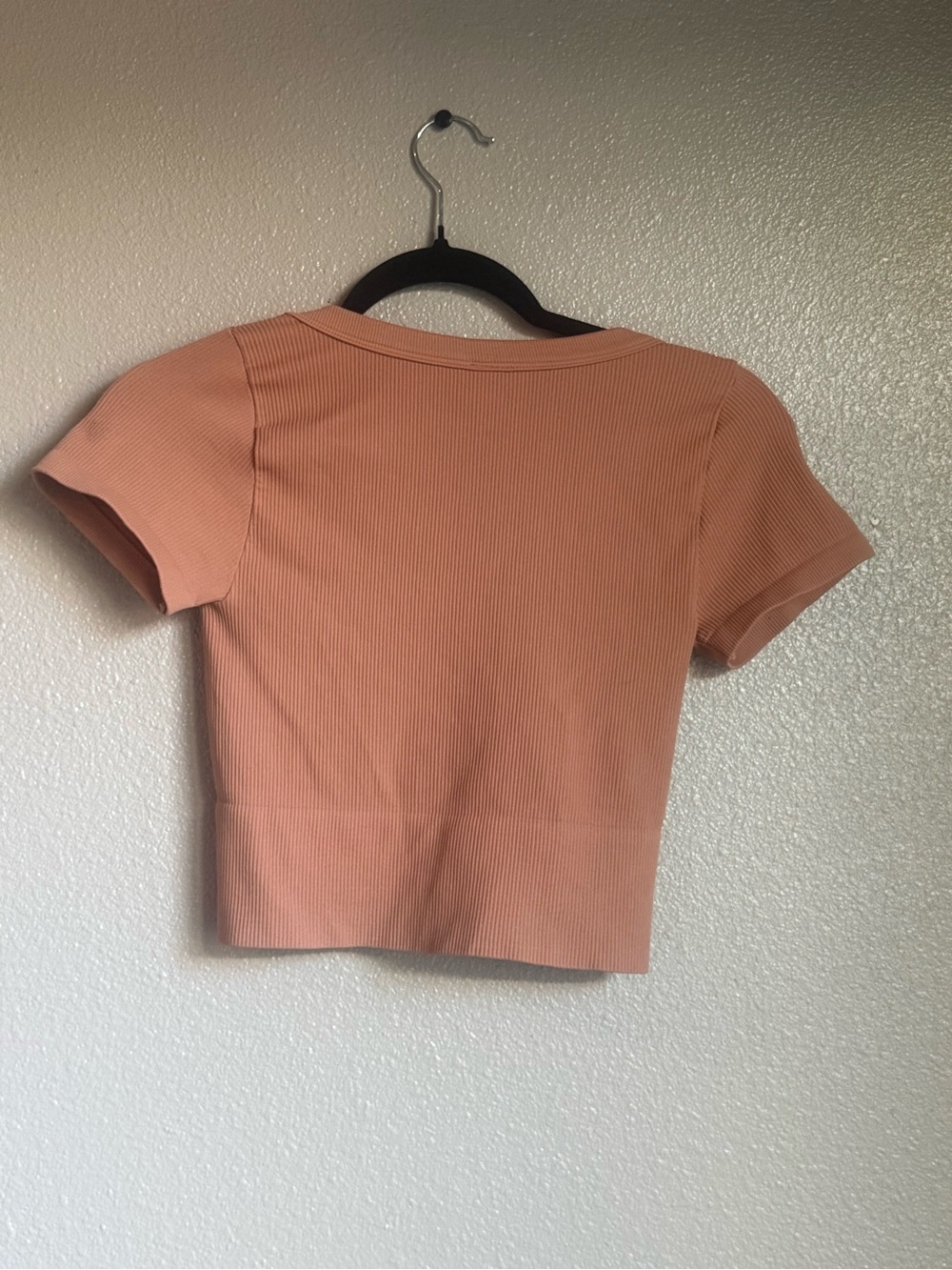 NWT Nikibiki Sunkissed Ribbed V‑Neck Crop Top - Soft Brown - Picture 2 of 5